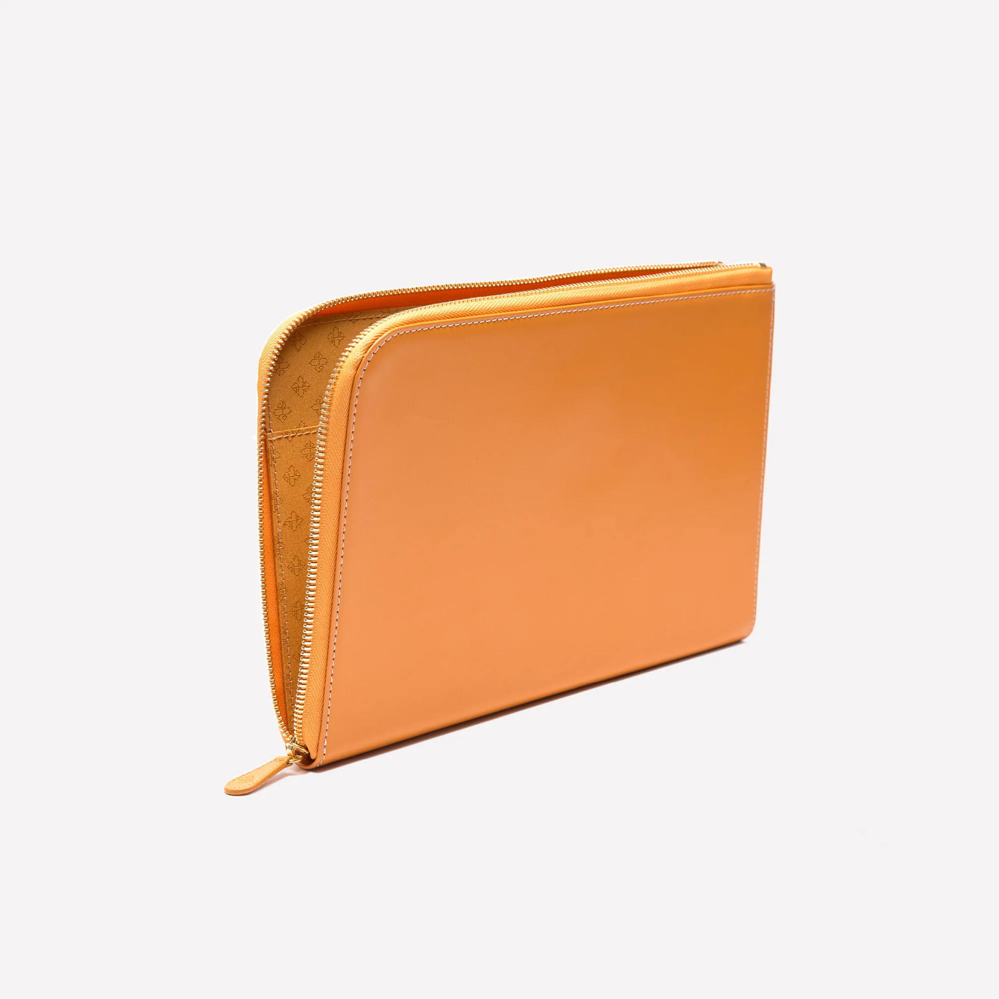 Bridle Hide Medium Zip Pouch - Image 14