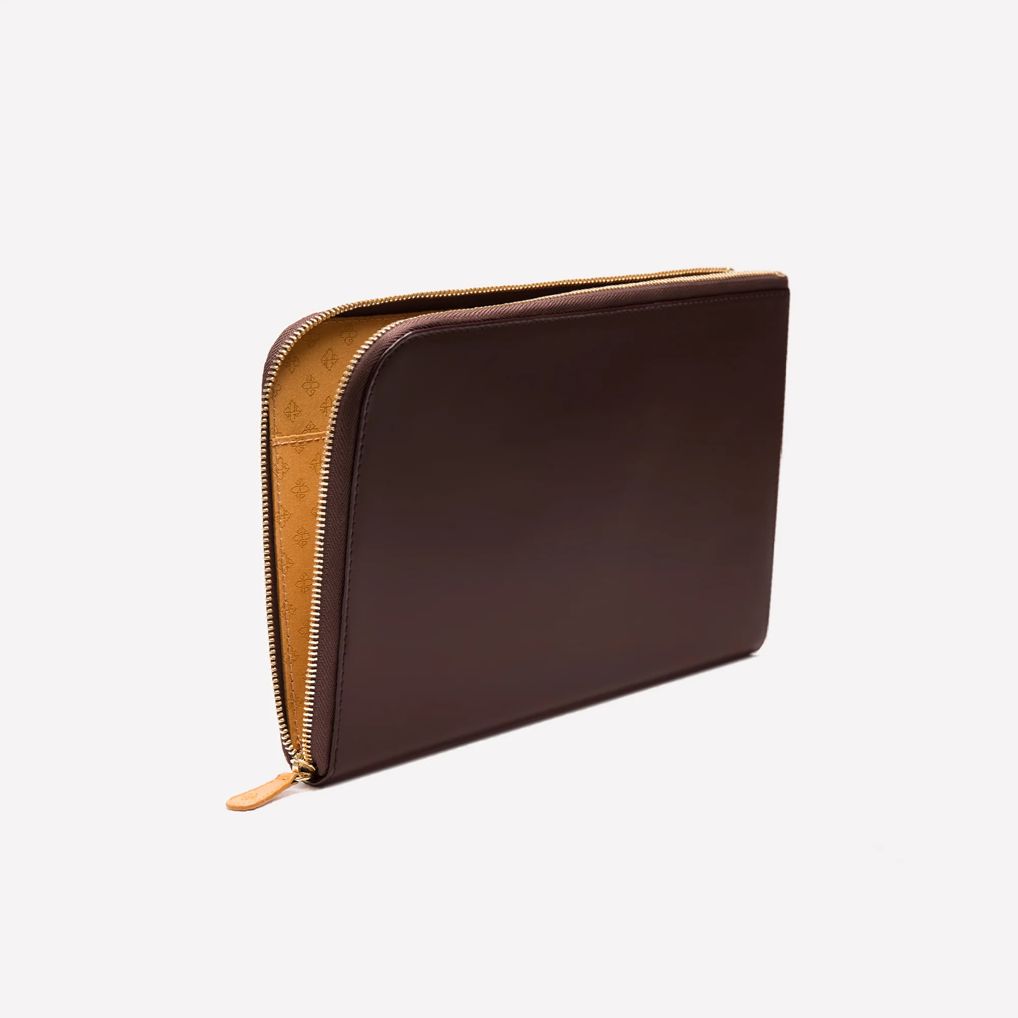 Bridle Hide Medium Zip Pouch - Image 18