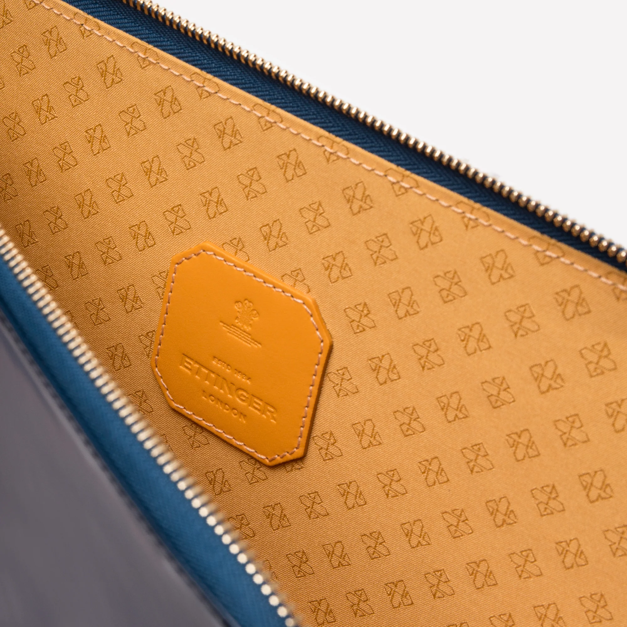 Bridle Hide Medium Zip Pouch - Image 25