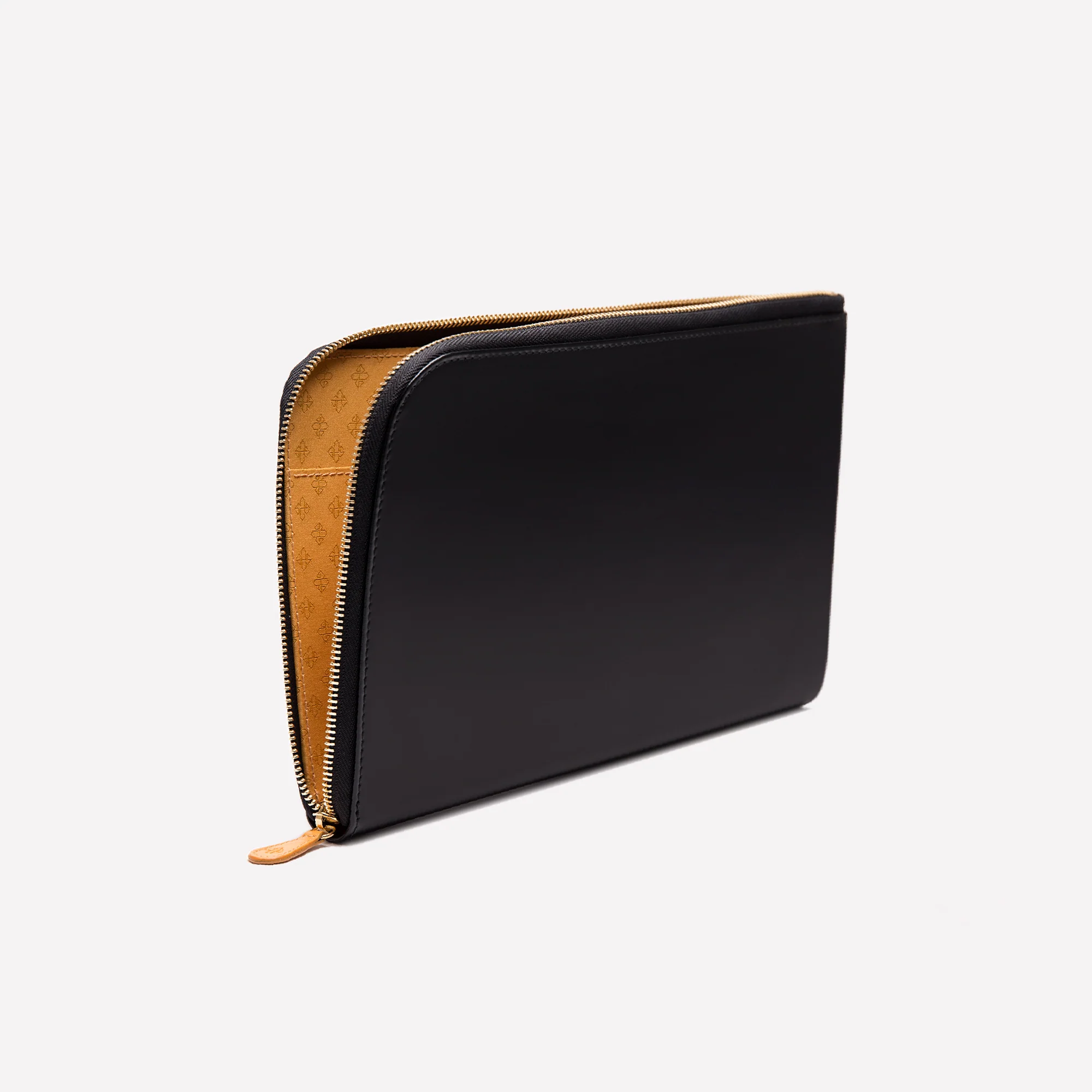 Bridle Hide Medium Zip Pouch - Image 33