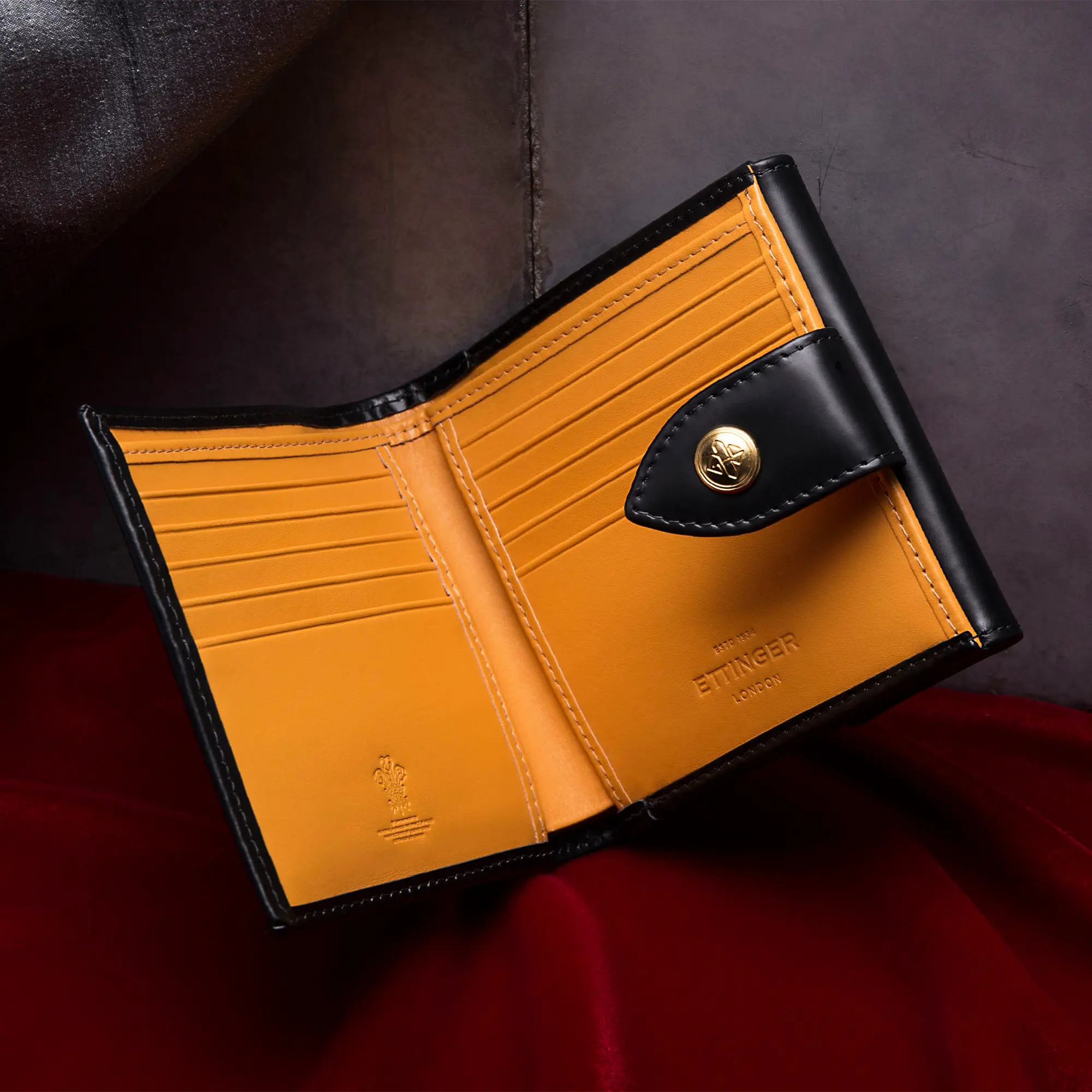 Bridle Hide Tab Wallet with 10 C/C & Purse - Image 29