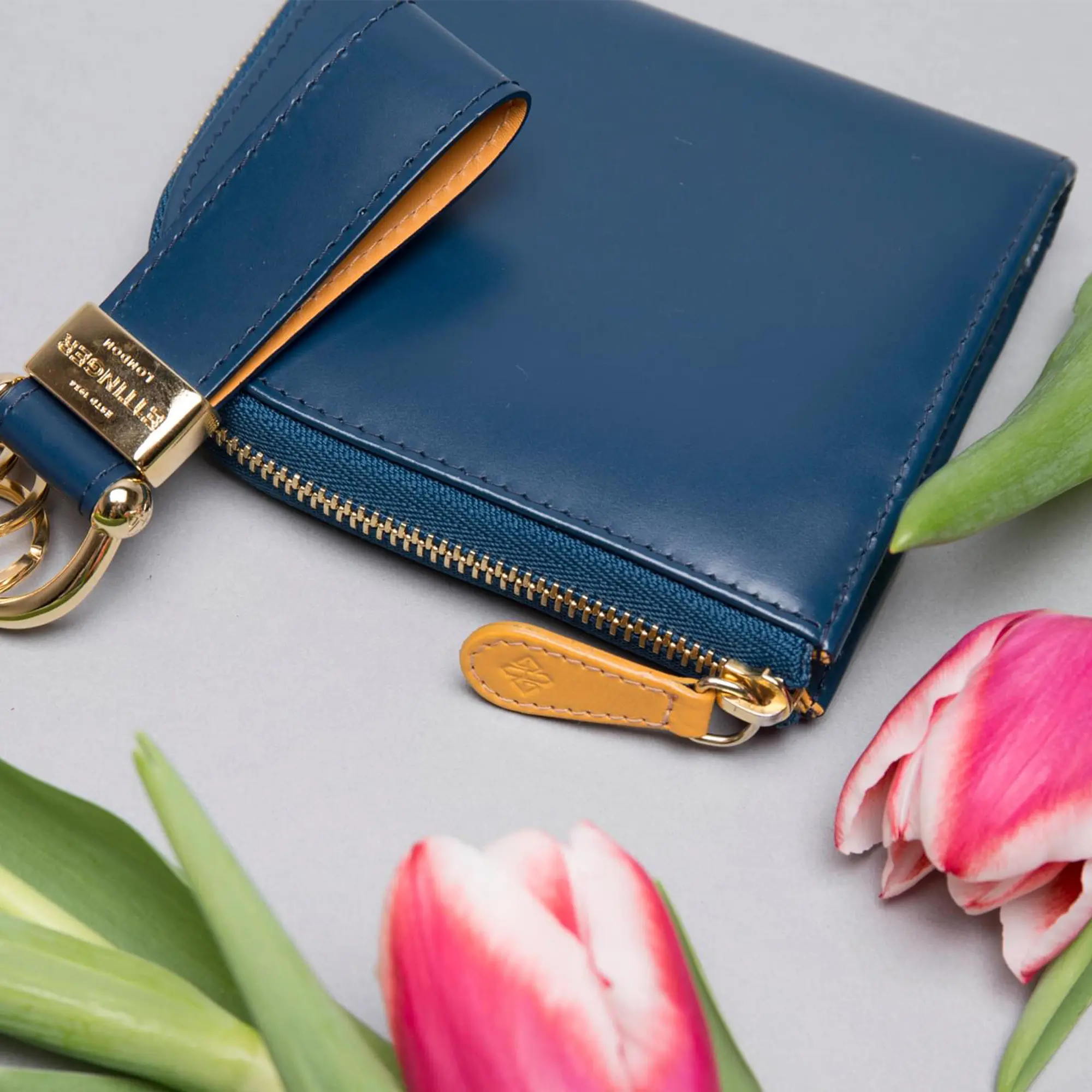 Bridle Hide Zipped Curved Wallet with Key Strap - Image 10