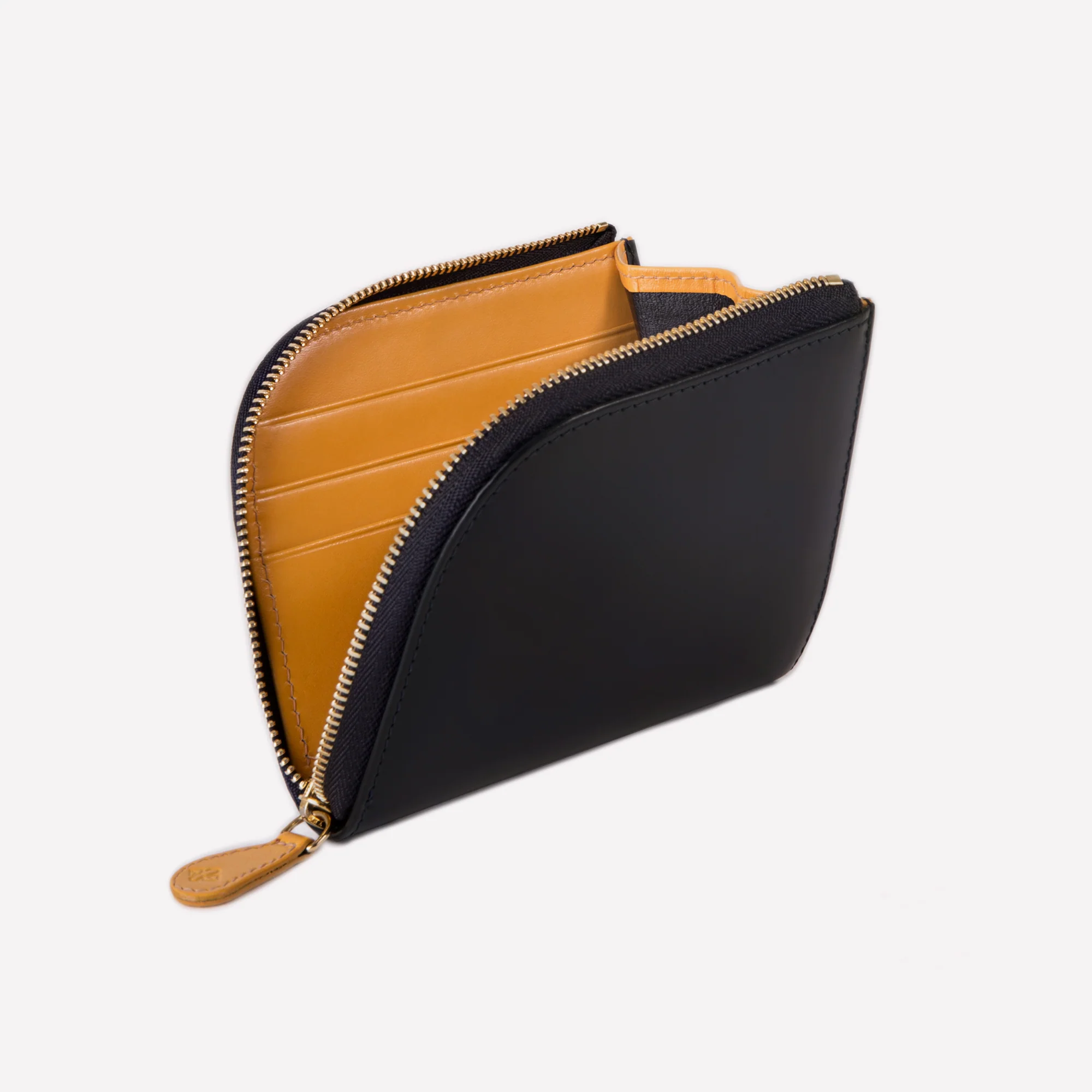 Bridle Hide Zipped Curved Wallet with Key Strap - Image 24
