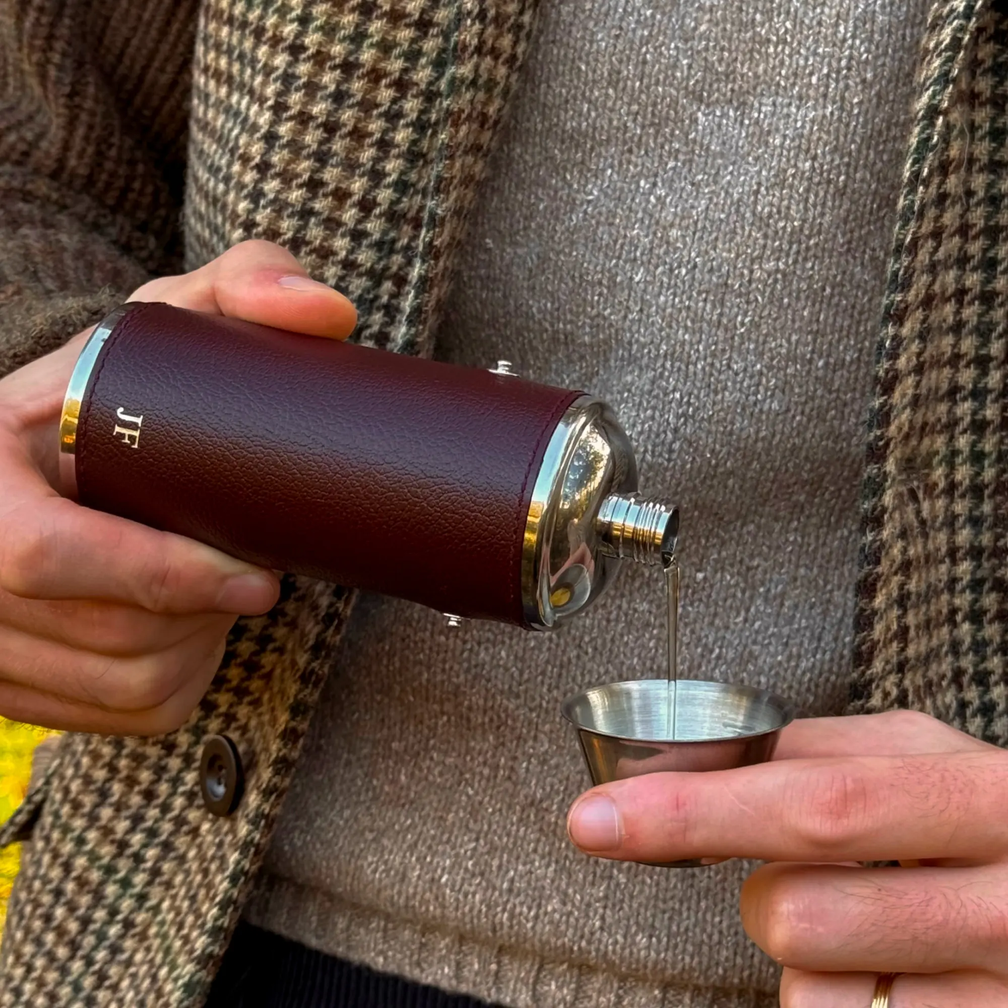 Capra 8oz Hunter Flask with 4 Cups - Image 8