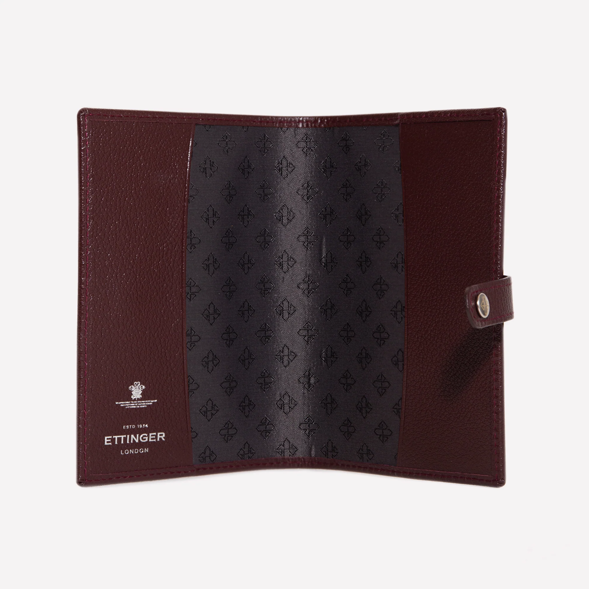 Capra AirTag Passport Case - Image 13