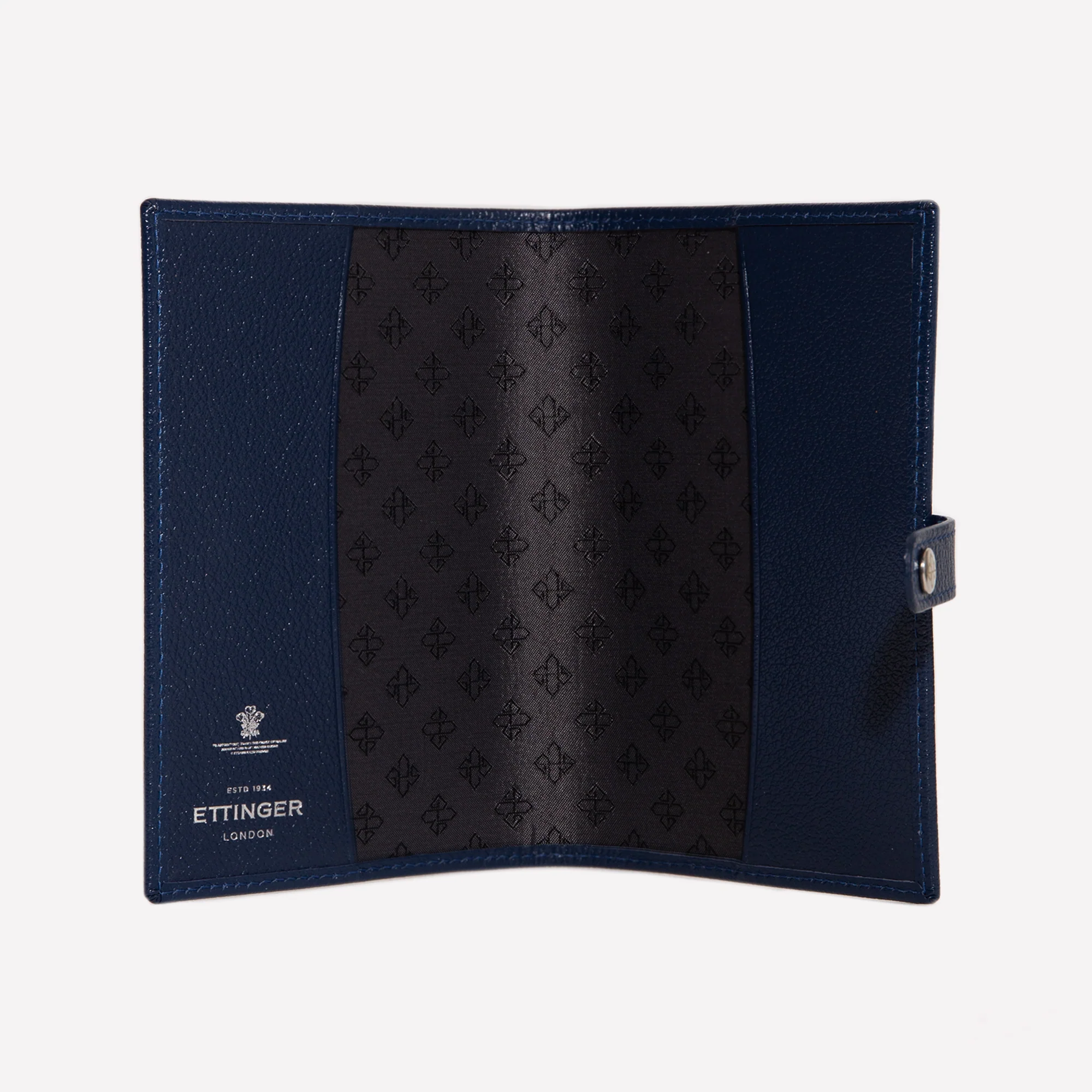 Capra AirTag Passport Case - Image 23