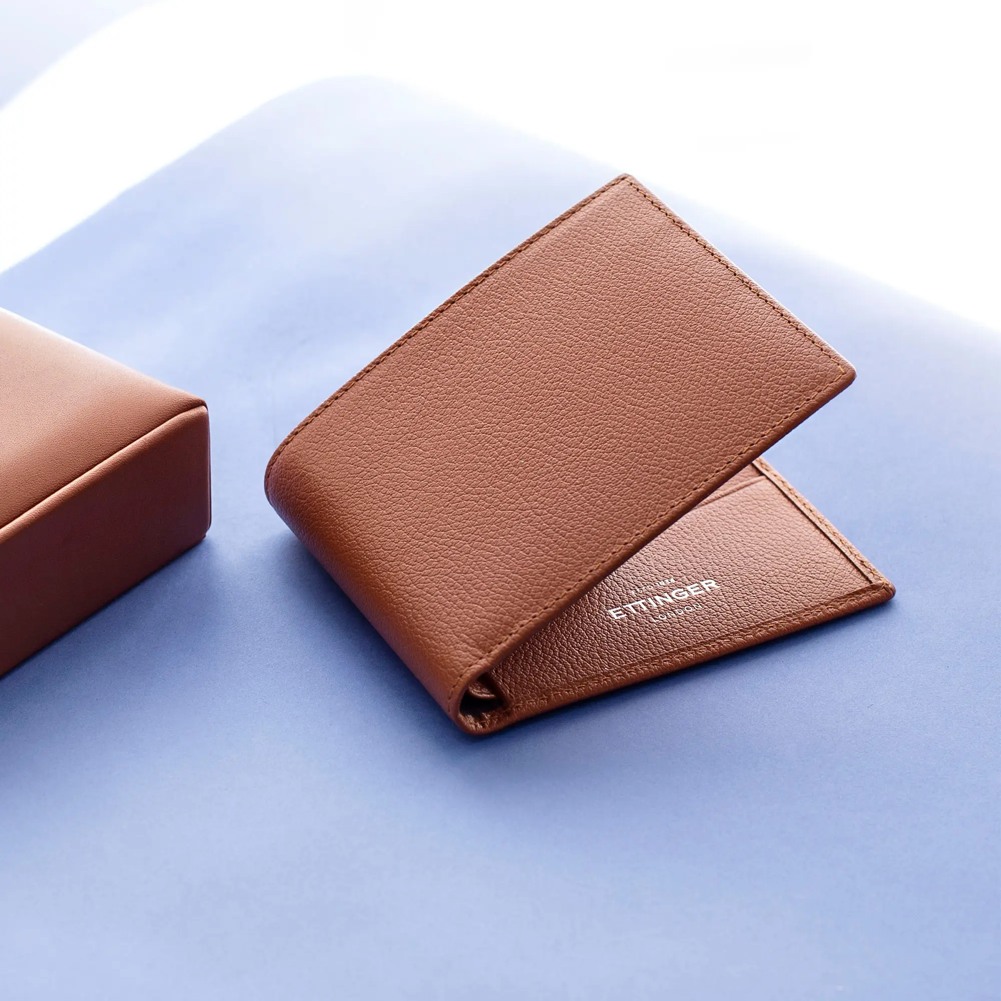 Capra Billfold Wallet with 6 C/C - Image 10
