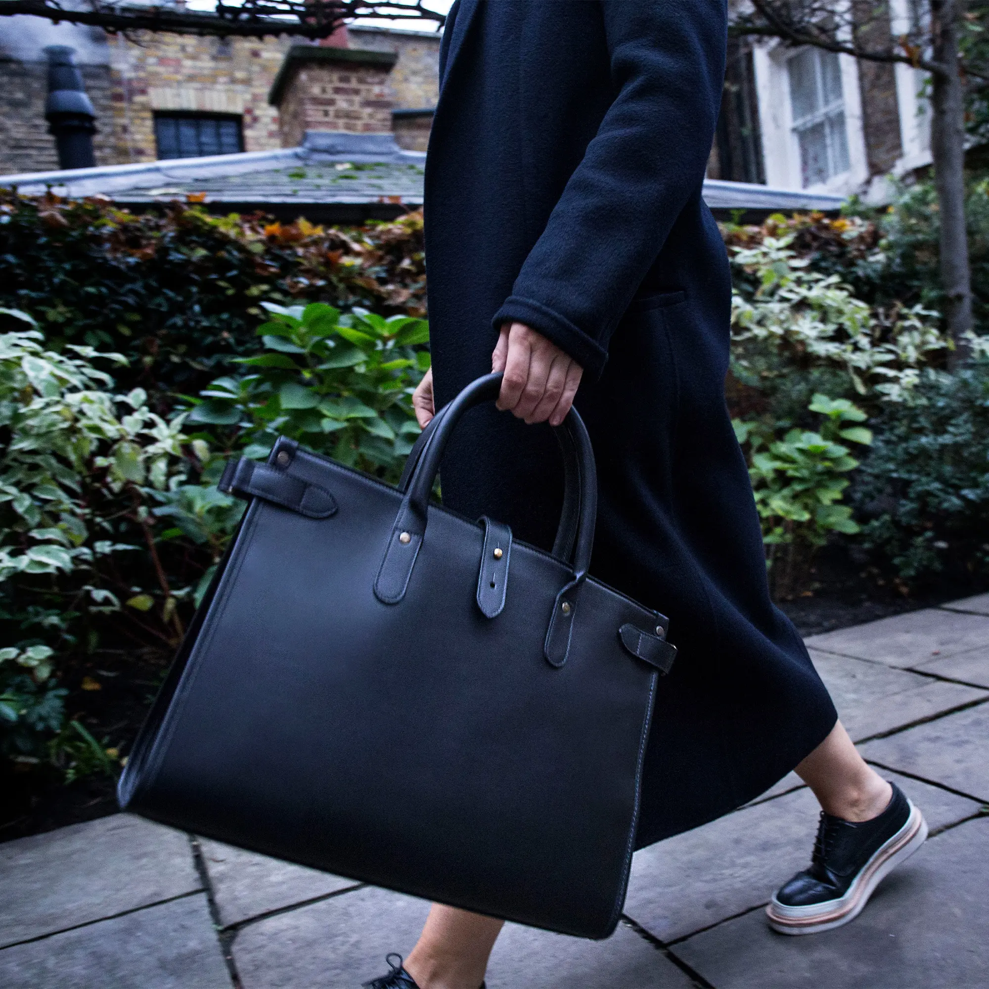 Chelsea Leather Tote - Image 10